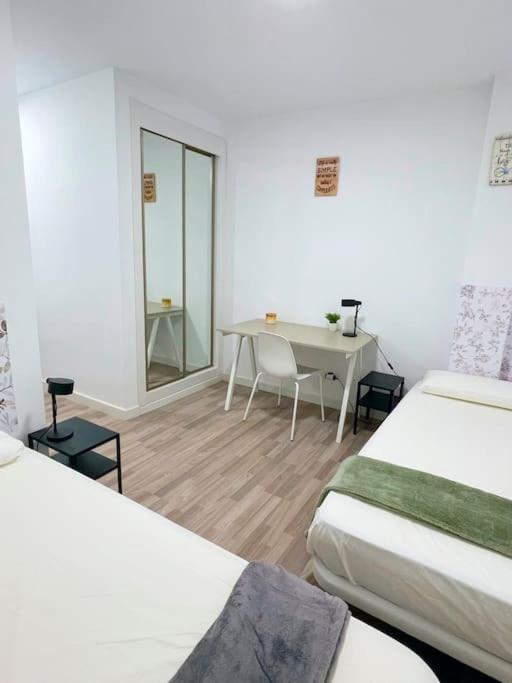 Modern Apartment In Malaga - Rosas Buitenkant foto